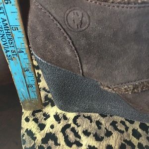 Lilly Edelman Brown Suede Booties Size 8